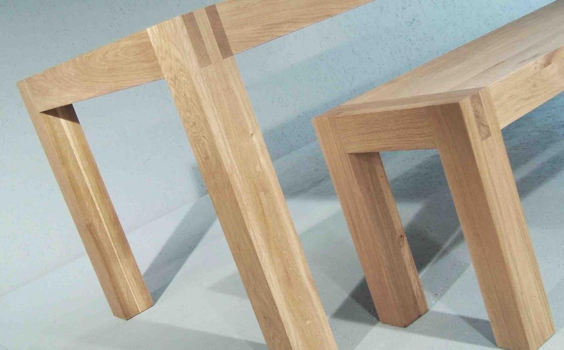 Strakke vergadertafel design klassieker met zitbanken